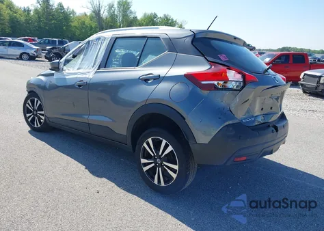 2020 Nissan Kicks Sv Xtronic Cvt z USA, uszkodzony, nr VIN 3N1CP5CV2LL517341